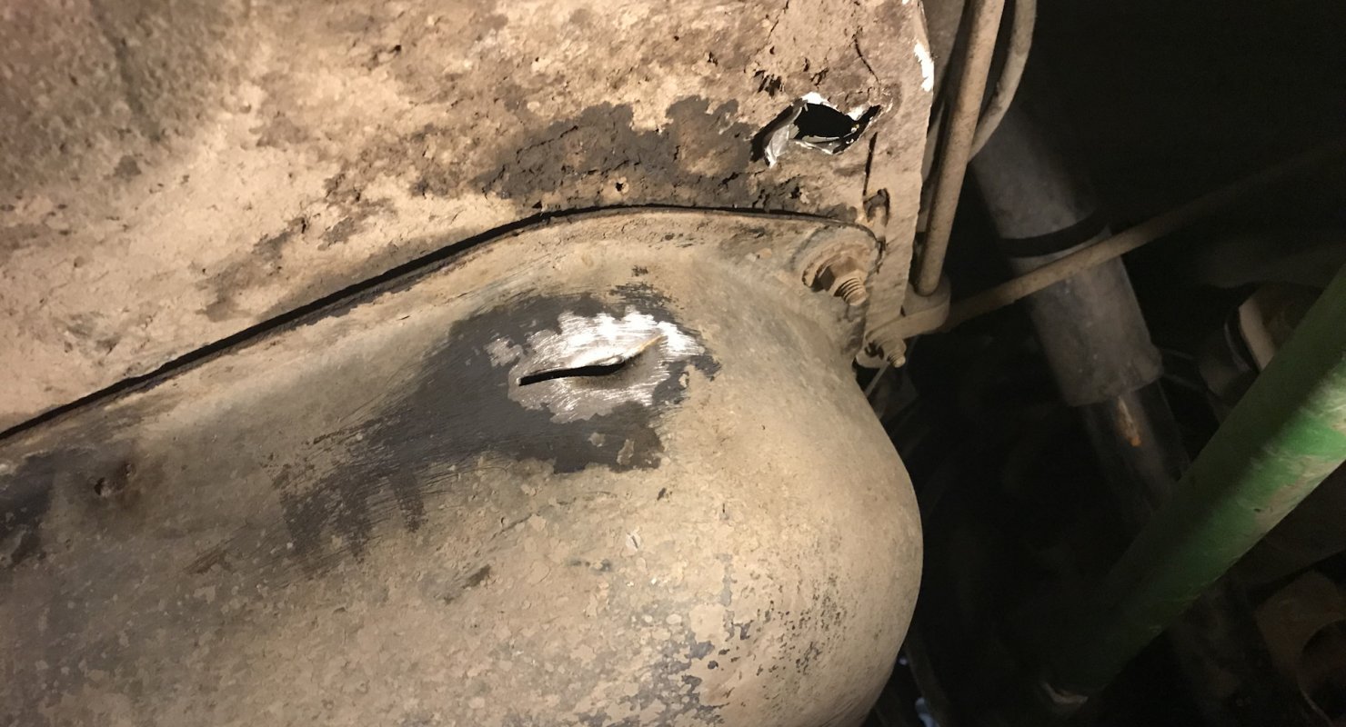 Пробило бензобак — как устранить течь