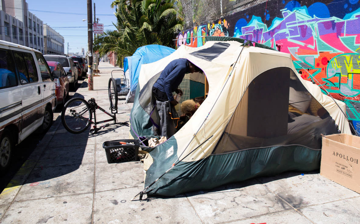 Империя боли: сага об эпидемии опиоидов в США Империя боли: сага об эпидемии опиоидов в США расследование