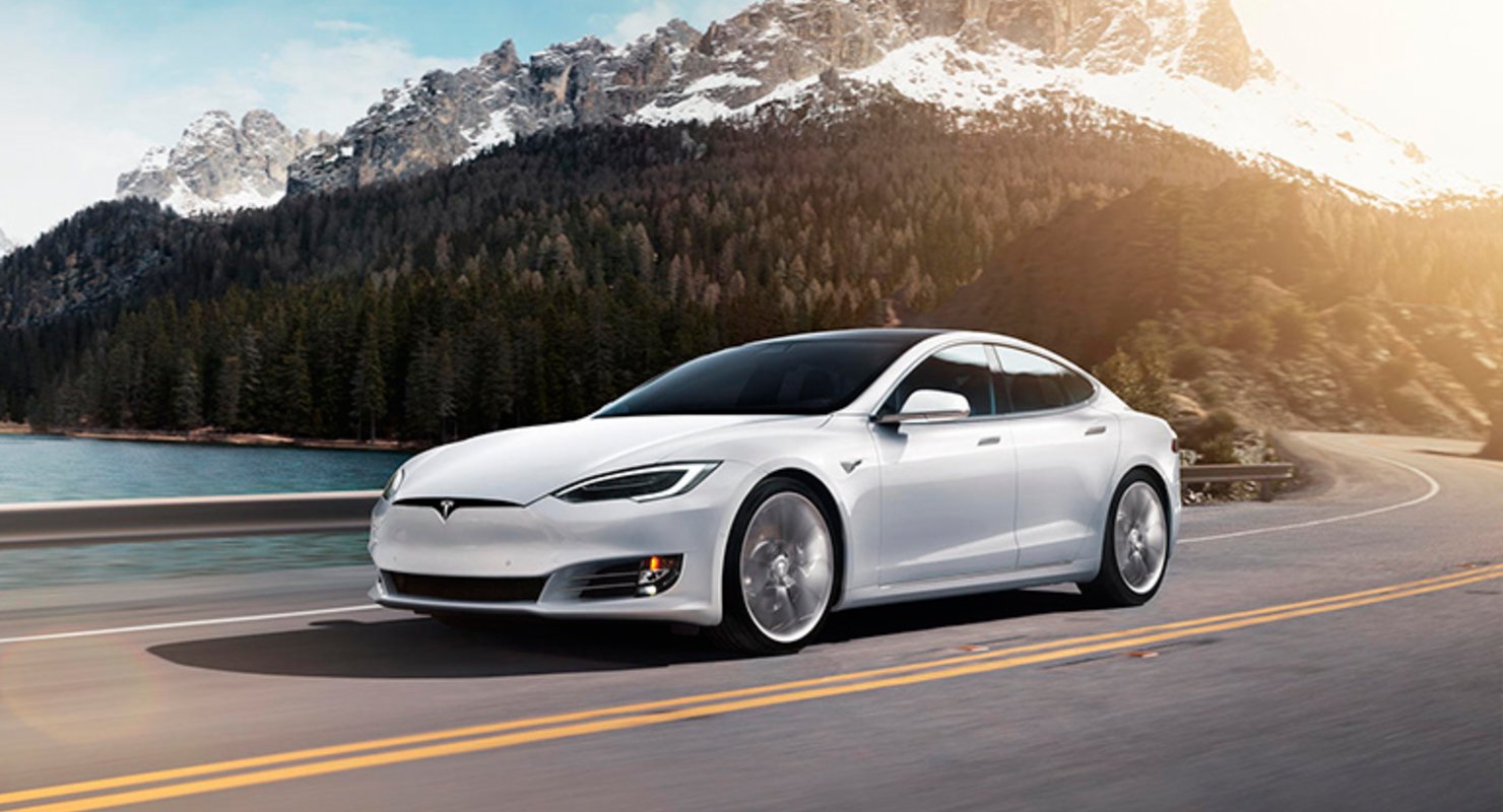 Tesla запатентовала поворотные сиденья и подвижное рулевое колесо Автомобили
