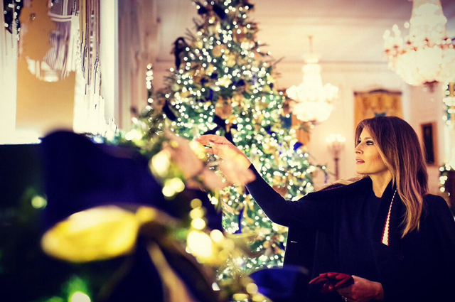 Мелания Трамп оценила рождественские украшения в Белом доме новости, мелания трамп