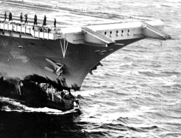 От пылающих берегов Вьетнама до бушующих песков Персидского залива авианосец "Китти Хок" был символом американской мощи.-4
