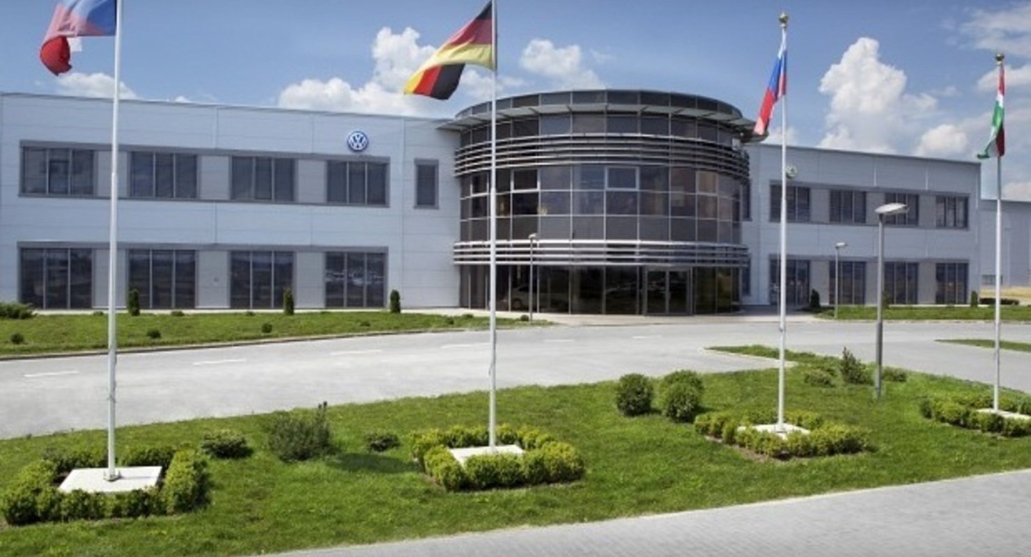 Завод Volkswagen в Калужской области вводит простои в сентябре Автомобили