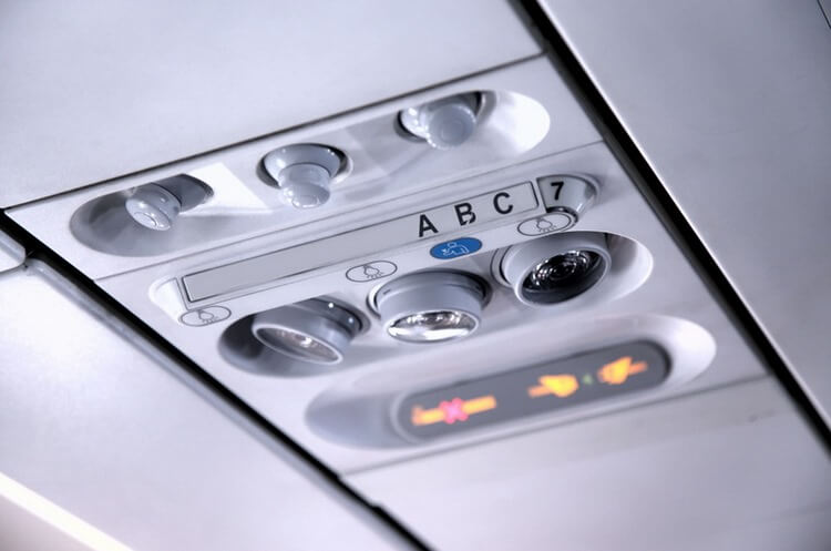 12 вещей, которые не рекомендуют делать в самолете 12 вещей, которые не рекомендуют делать в самолете авиатур,поездка