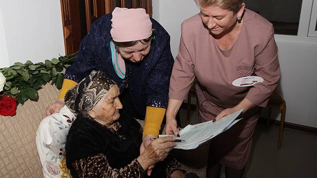 Старейшая жительница России отдала голос на выборах президента РФ