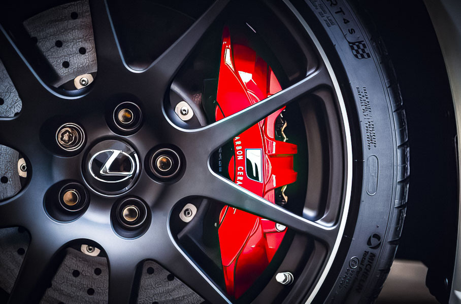 Lexus посвятил эксклюзивный RC F Track Edition Hakuji японскому фарфору Lexus посвятил эксклюзивный RC F Track Edition Hakuji японскому фарфору Новости