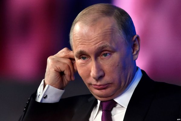 Владимир Путин: улучшить жизнь россиян не получится из-за низкого роста экономики