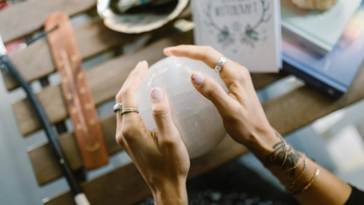 Астролог Павел Глоба назвал четыре знака зодиака, которым крупно повезет до 23 января