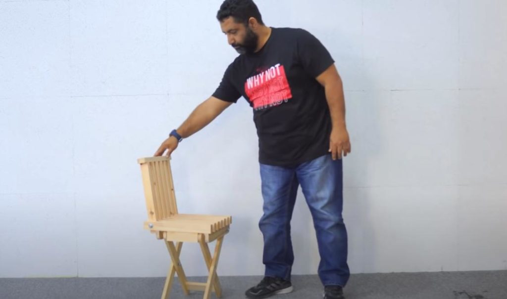Складной стул-табурет из дерева