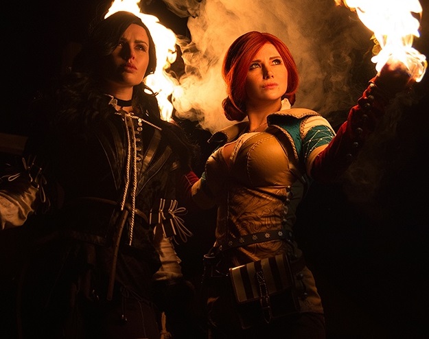 Косплей на могущественных красавиц-магичек Трисс и Йеннифэр из вселенной "The Witcher"