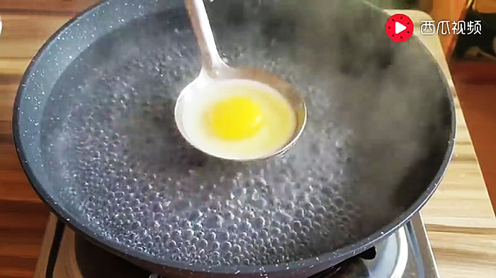Это самый простой и быстрый способ отварить яйца вкусно и красиво