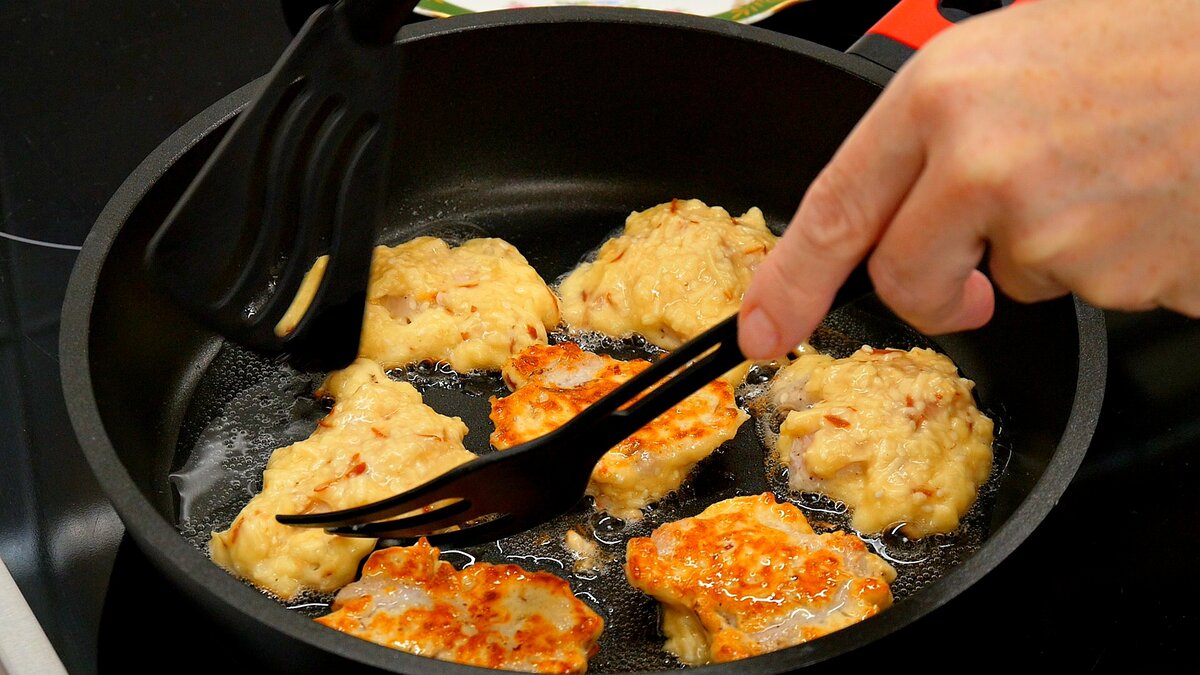 Куриное мясо в трёх видах кляра: из колбасного сыра, крабовых палочек и колбасы вкусу, можно, чтобы, кусочек, будет, масло, опционально, потому, после, карму, экспериментировать, решусь, которые, может, колбасного, курицы, золотистости, миску, Кусочки, часто