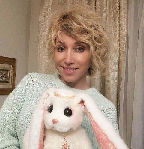 Ухажер Елены Воробей дарит ей трогательные подарки