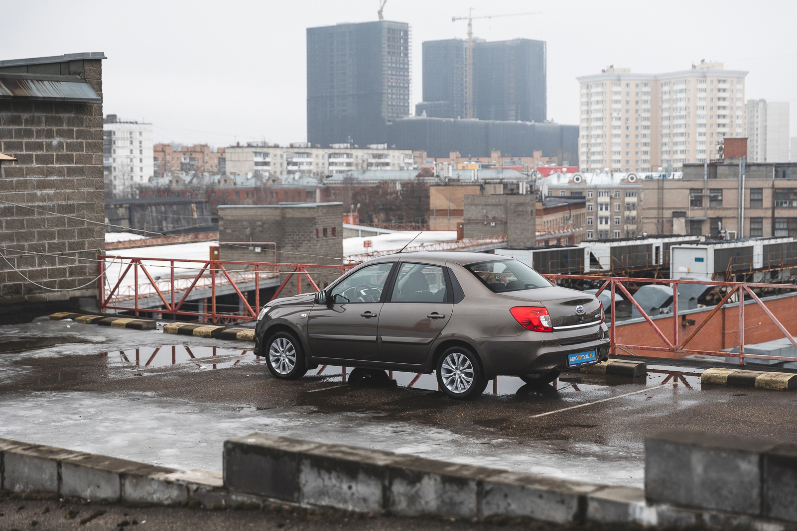 Дешевле — только пешком: «Лада Гранта» против почти «японца» Datsun