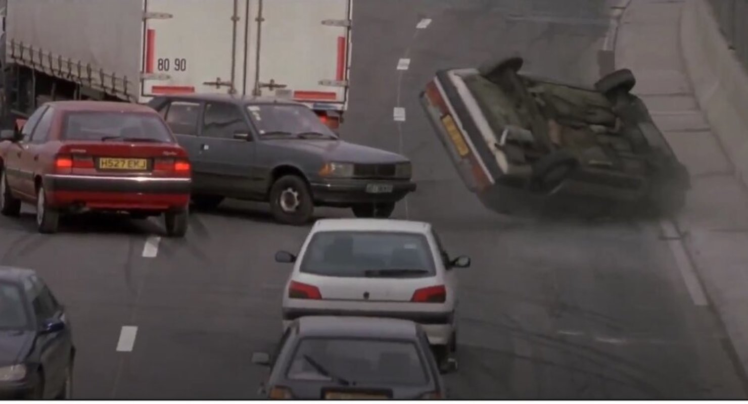 В каких фильмах безжалостно крушили сотни автомобилей