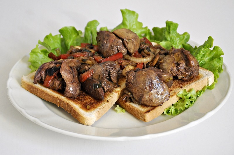 куриная печень с овощами