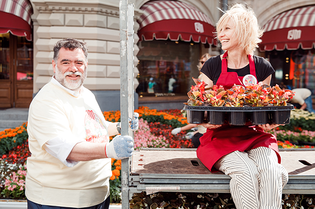 Ингеборга Дапкунайте, Дарья Повереннова, Михаил Куснирович и другие на открытии фестиваля цветов в ГУМе Светская жизнь