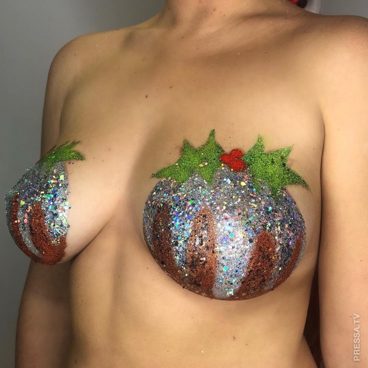 Рождественское украшение груди в виде пудинга