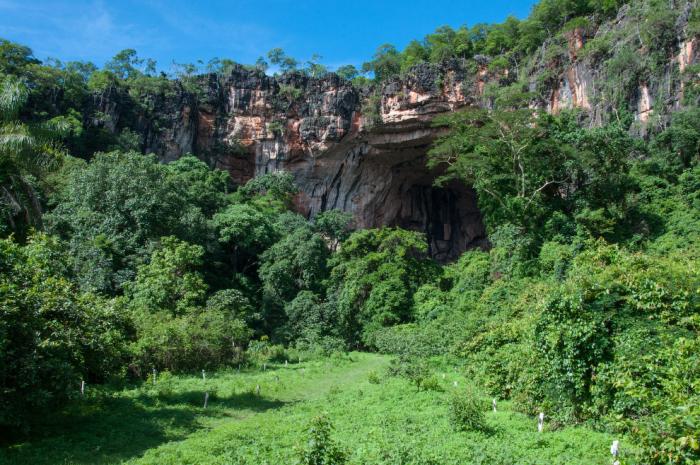 Невероятно красивая известняковая пещера в Бразилии (11 фото)