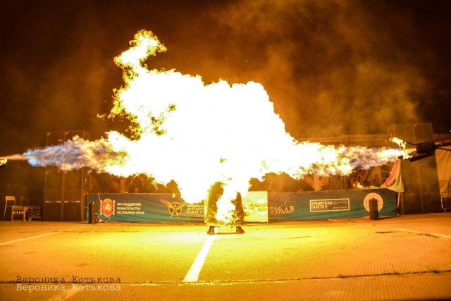 В Коктебеле состоялся второй фестиваль огненных театров «Крым Fire-fest» 2