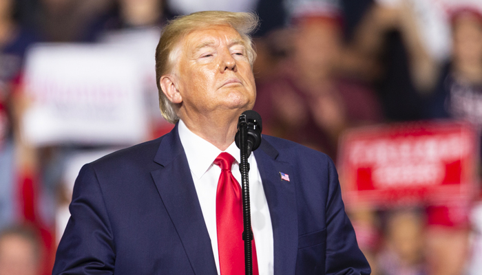 Попытка провалилась: Трамп пообещал порвать с Huawei, но не смог