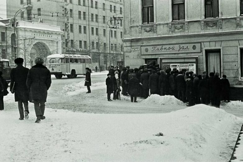 Какими были очереди в СССР? Какими были очереди в СССР?