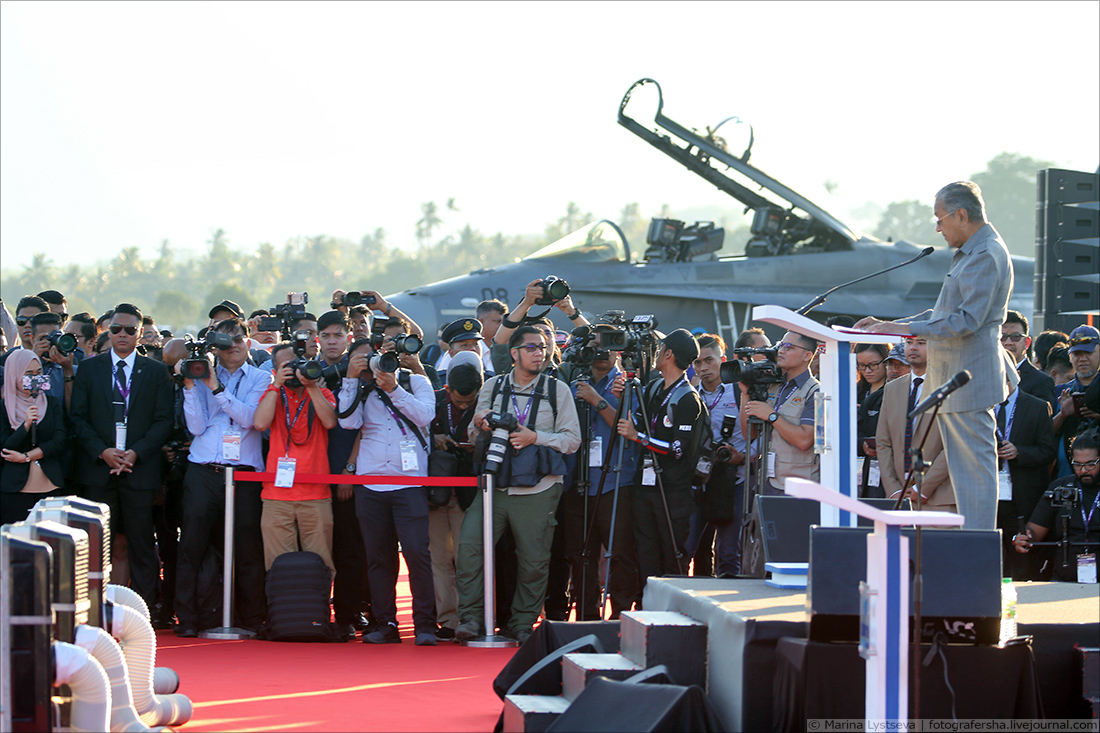 LIMA-2019  : международная выставка гражданской и военной авиации LIMA-2019