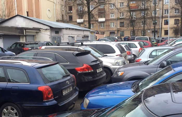 Места во дворе дома, где нельзя парковать машину Места во дворе дома, где нельзя парковать машину автомобиль