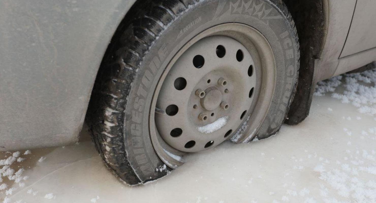 Чем опасна парковка авто в луже