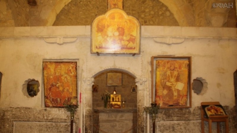 Представители курской церкви подарили икону храму из сирийского города Маалюля
