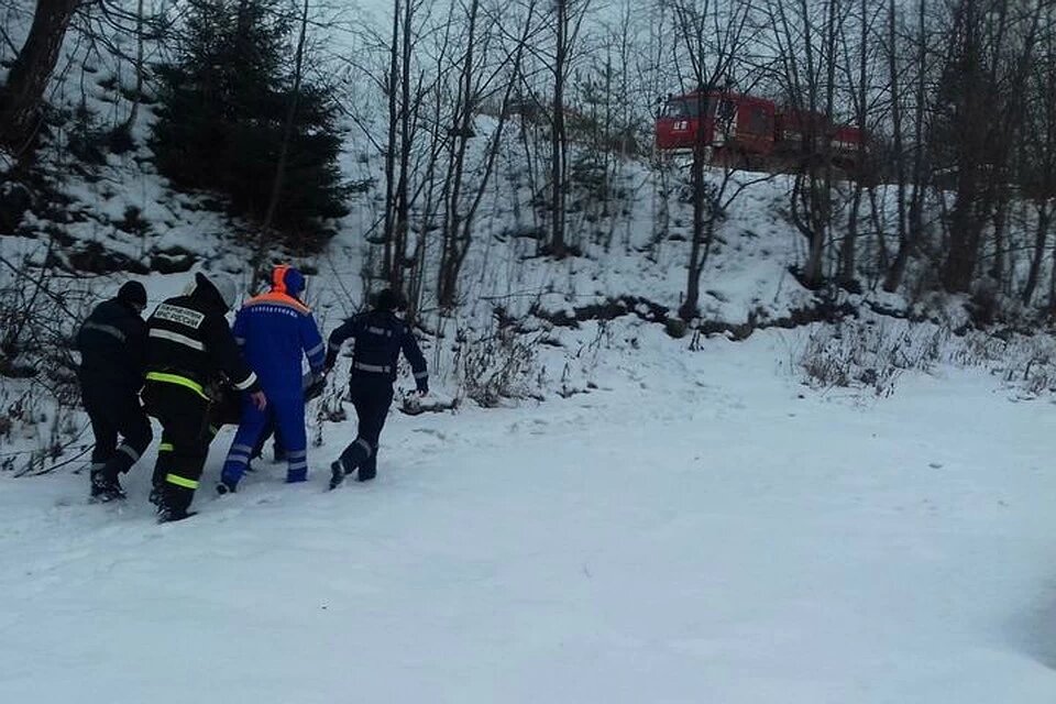 17-ти летний герой. Парень спас бабушку, которая упала с моста 