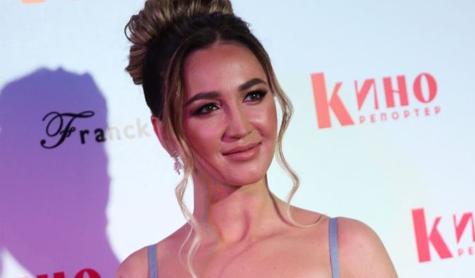 Лоза назвал хвастающуюся дорогой квартирой Бузову незрелой личностью