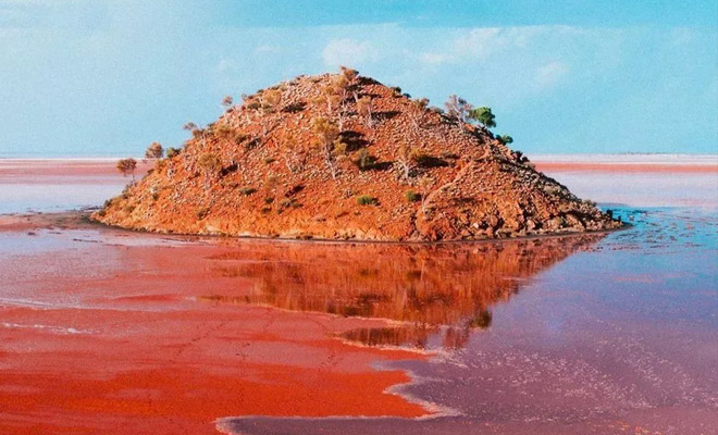 Красный пляж острова Ормуз: туристы сняли видео будто с другой планеты