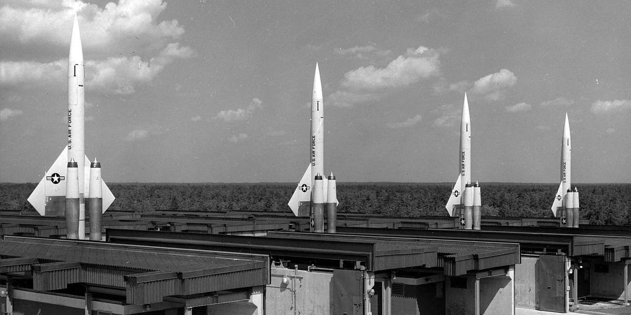 СЕКРЕТНОСТЬ И ПАНИКЁРСТВО: КАК США ОТ ИСПУГА ОБОГНАЛИ СССР Авиация