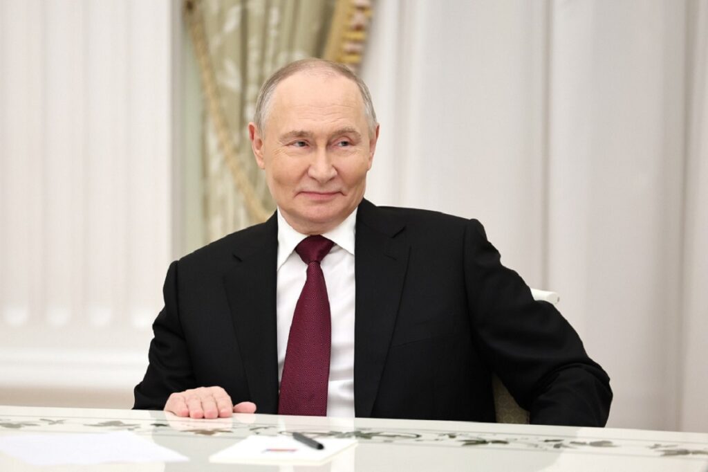 Кушнер и Грюнбаум были в «умных» кольцах на встрече с Путиным в Кремле