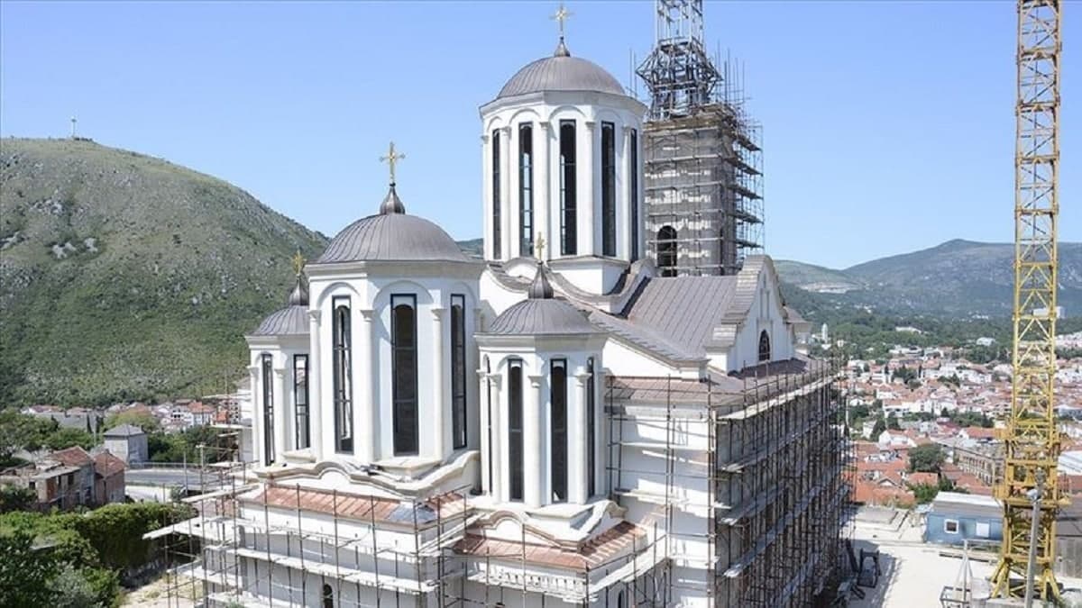 Неизвестные ограбили возрождаемый храм Святой Троицы Сербской православной церкви в городе Мостар (Босния и...