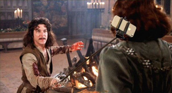 оружие заменили на селфи-монопод 