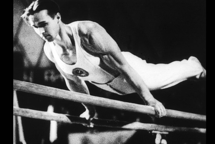 Виктор Чукарин – советский гимнаст, заслуженный мастер спорта СССР (1951). /Фото: cs8.ru