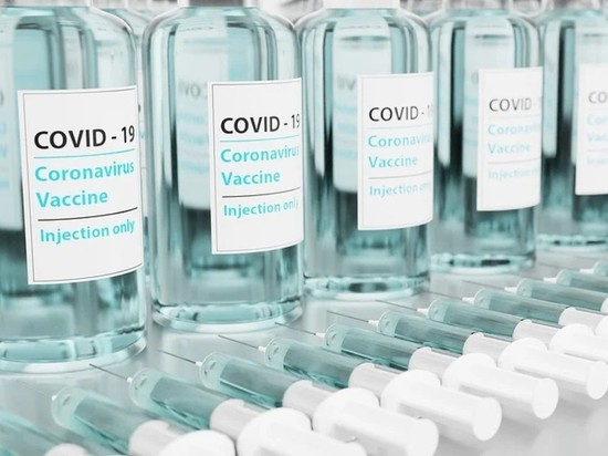 Эпидемиолог поставил под сомнение необходимость ежегодной ревакцинации от COVID-19
