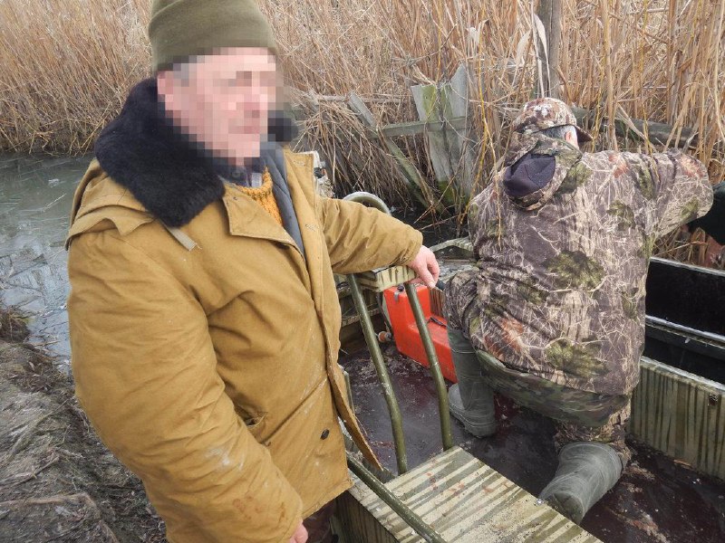 Двое охотников из-за пробоины в лодке могли погибнуть в Приморско-Ахтарском районе