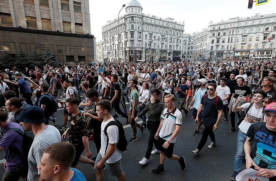 Толпа в москве