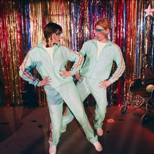 кадр из клипа