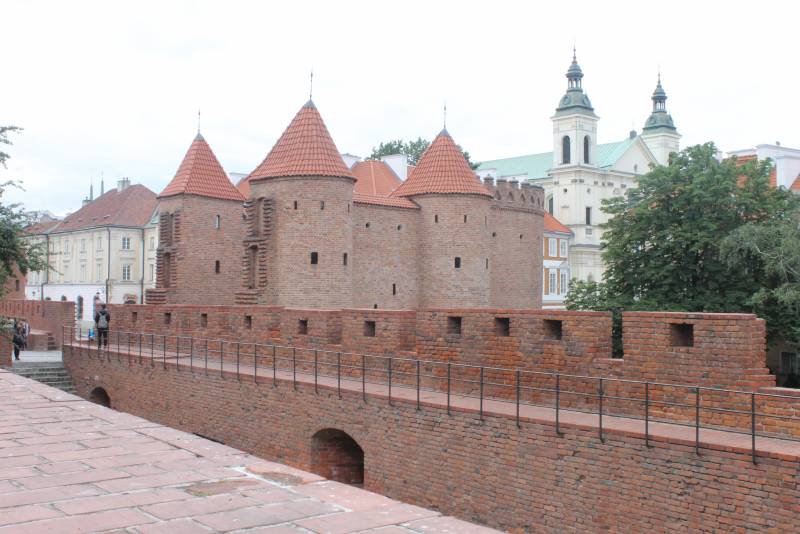 Глядя на Европу из автобуса. Год 2019-й: по городам и весям Глядя на Европу из автобуса. Год 2019-й: по городам и весям геополитика