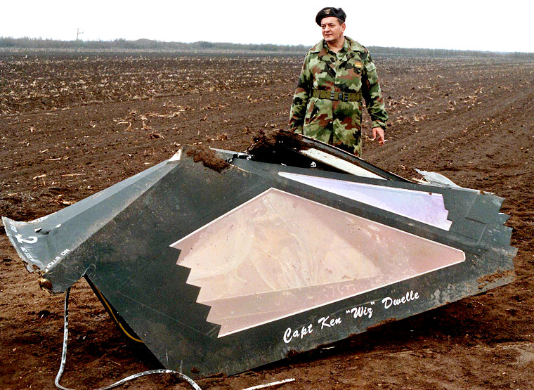 «Простите, мы не знали, что он невидимый»: как сербы сбили F-117 «Простите, мы не знали, что он невидимый»: как сербы сбили F-117 новости,события, политика