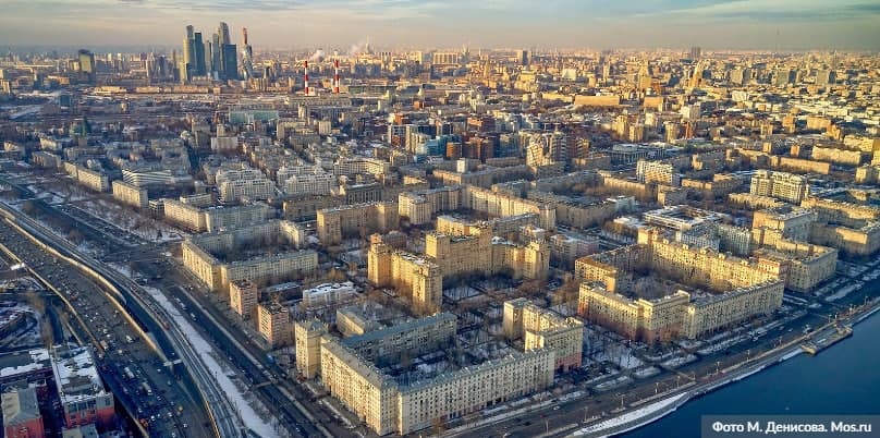 Посетители работавшего ночью ресторана в Москве подрались, покидая заведение в момент рейда. Фото: М.Денисов, mos.ru