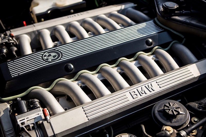 V16 от BMW был шедевром, который не пошел в массы V16 от BMW был шедевром, который не пошел в массы