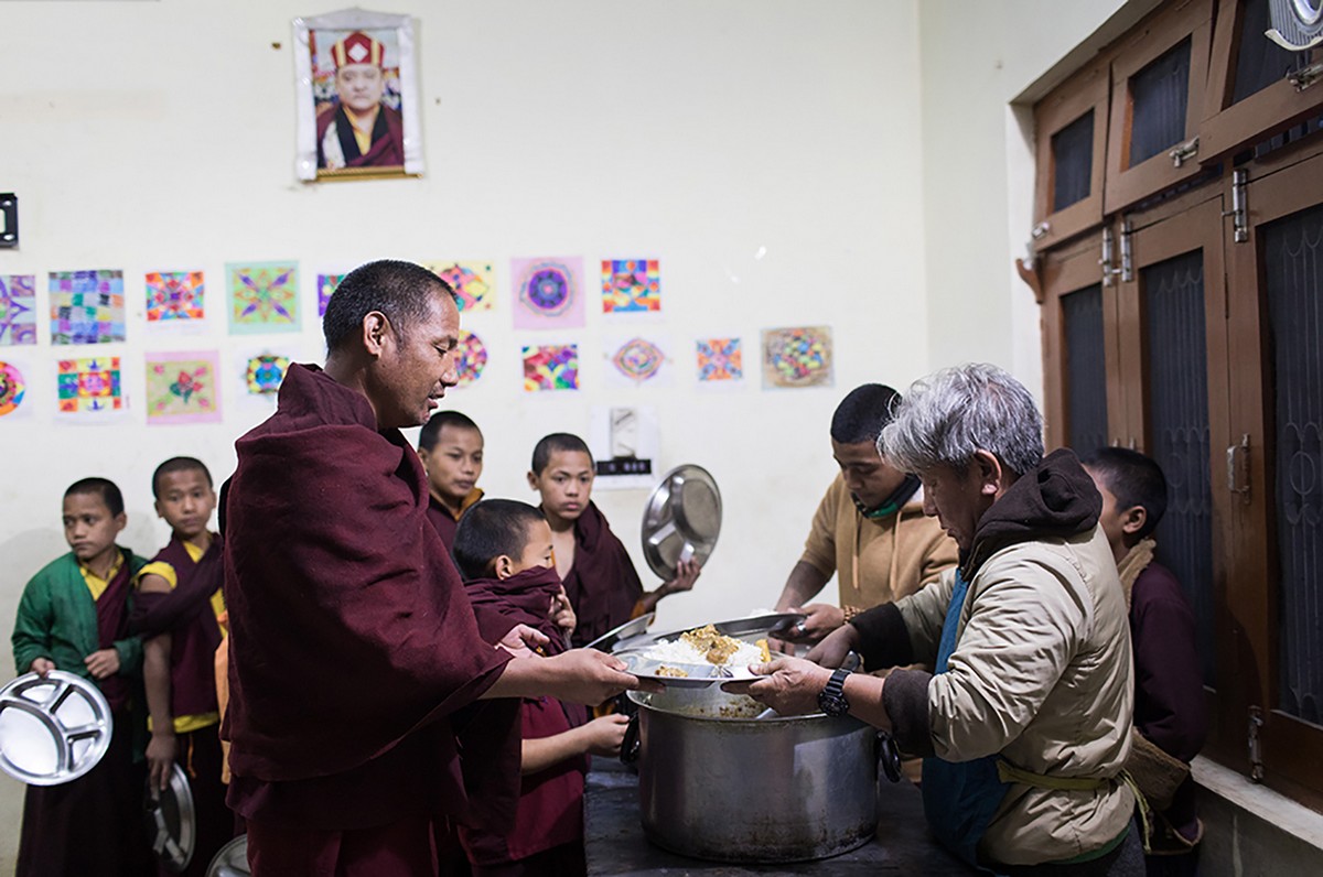 Как живёт буддийский монастырь Тилопа монахов, монастыре, Индии, буддизма, монастырь, тибетского, просто, Тибета, здесь, монахи, ктото, несколько, очень, которых, жизни, монастыри, живет, пуджа, только, место