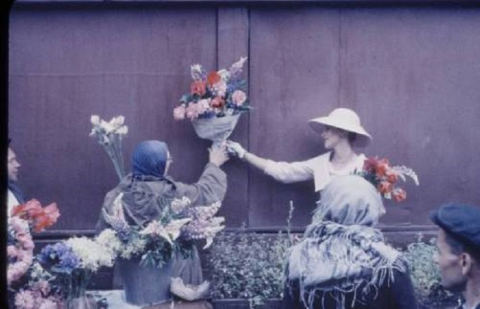 маникенщицы кристиан диор в советской москве 5 (700x452, 187Kb)