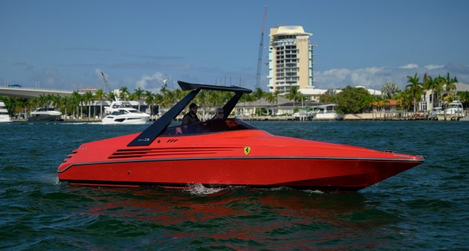 Jedan od 40: Riva Ferrari 32