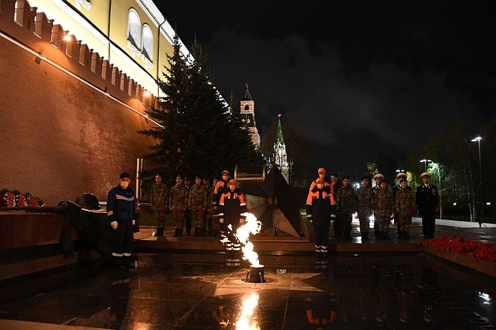 Перед Днем Победы в Москве провели профилактику Вечного огня