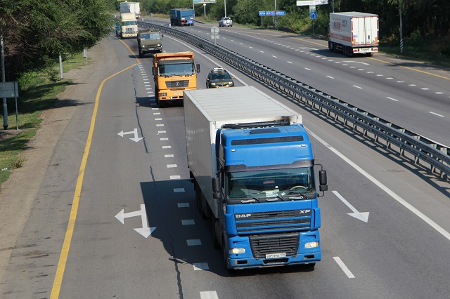 Банды и «слепые зоны». Что пугает российских дальнобойщиков? Банды и «слепые зоны». Что пугает российских дальнобойщиков? авто и мото,автоновости